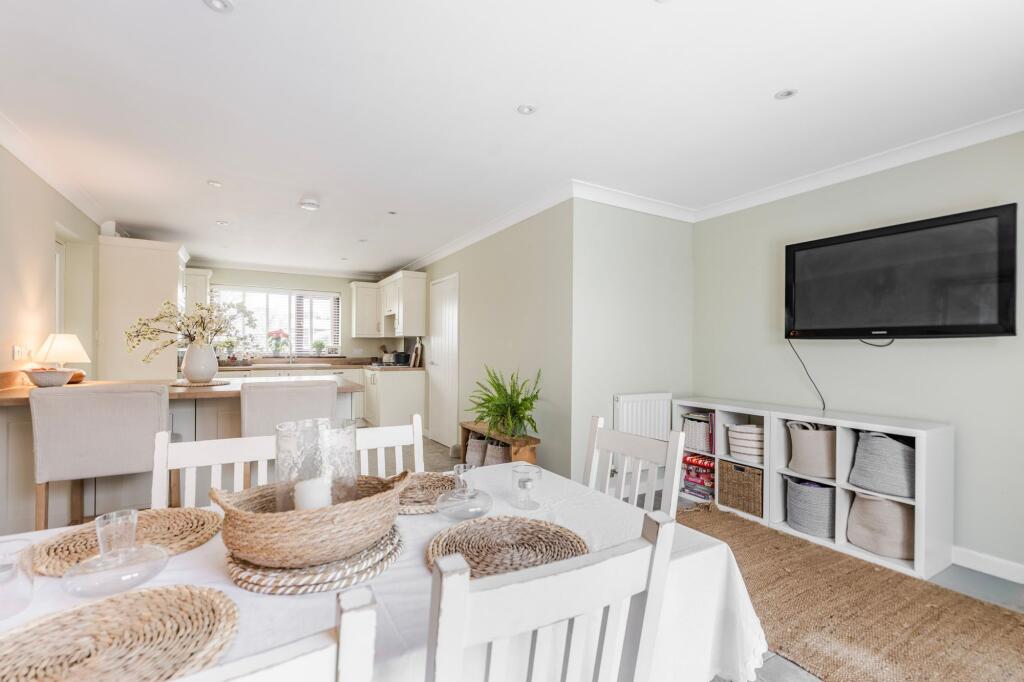 Acorn Way, Dereham photo 3