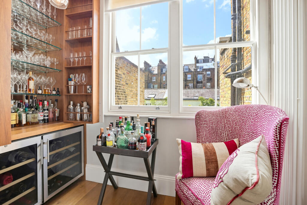 Apartment in London - More