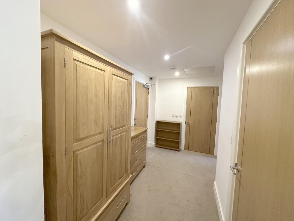 Mandeville Court, Darkes Lane, Potters Bar, Hertfordshire, EN6 1BZ photo 4