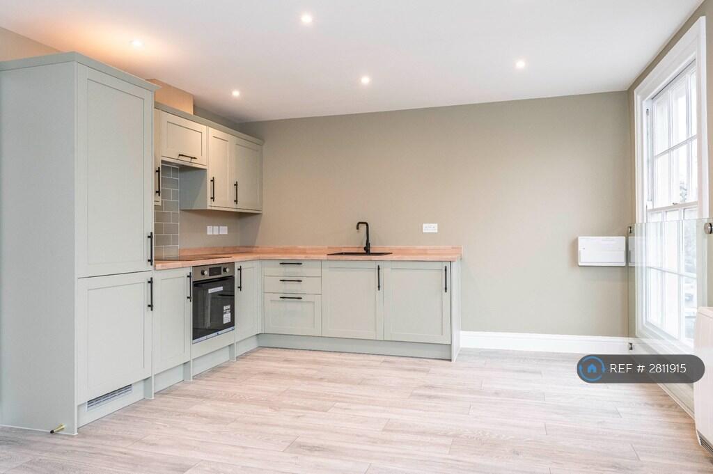 Main image of property: North Bar Street, Banbury, OX16