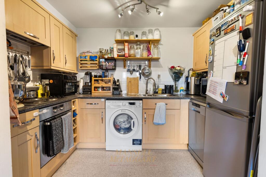 Apartment in Crawley, West Sussex - View 5