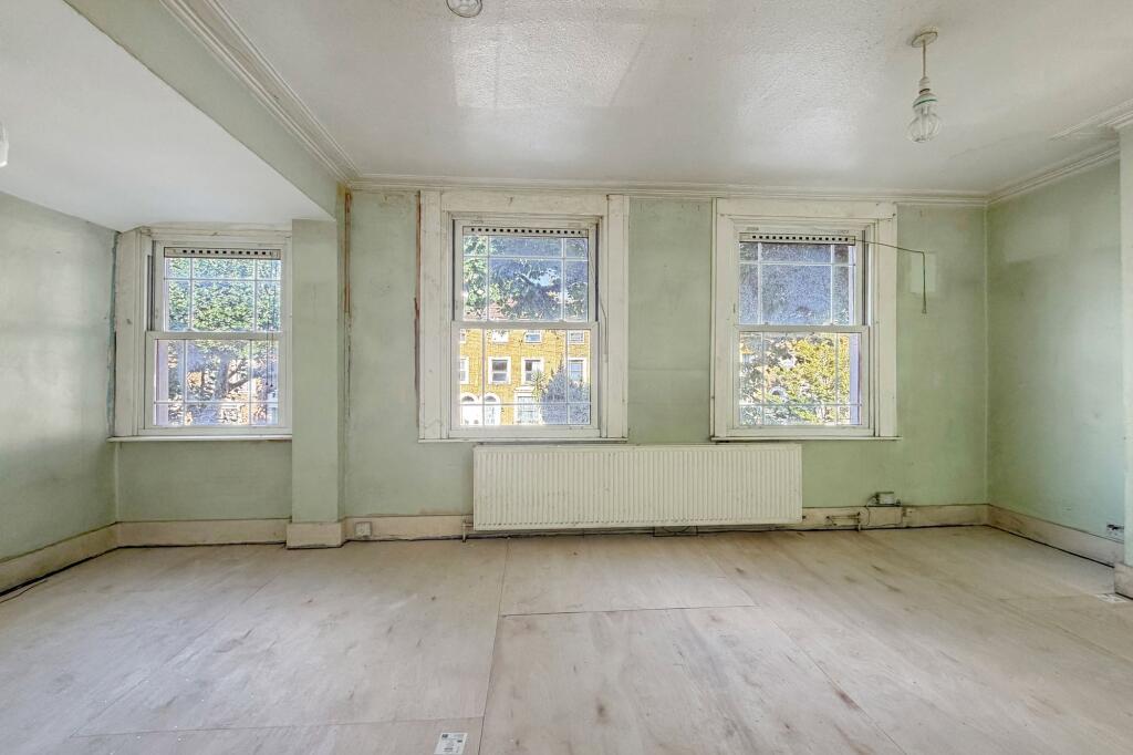 Apartment in London - More