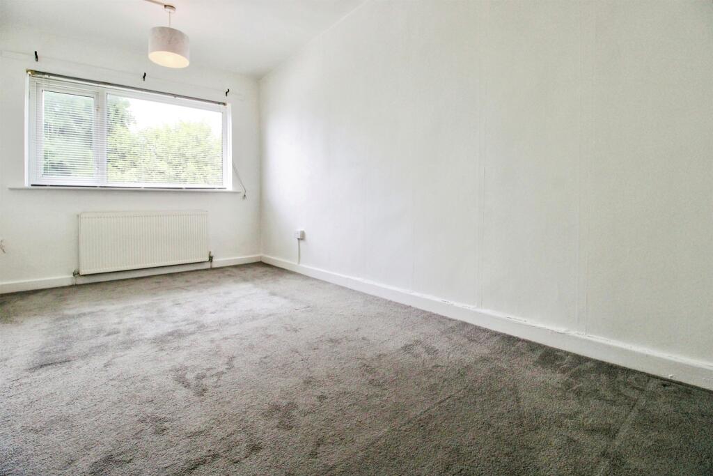 Apartment in Cardiff, Fairwater - View 4