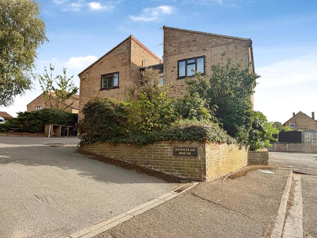 Main image of property: Dovedale Close, Harefield, Uxbridge