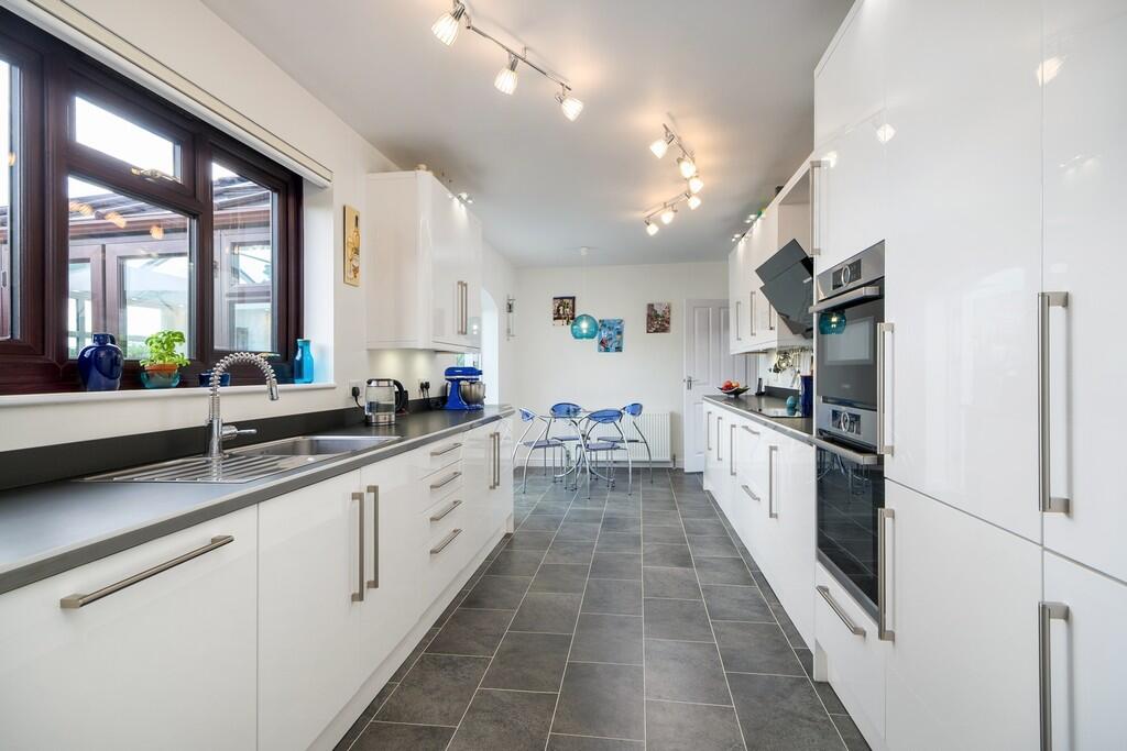 House in Mid Suffolk, Finningham - More