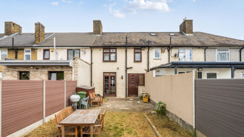 House in Romford - View 5
