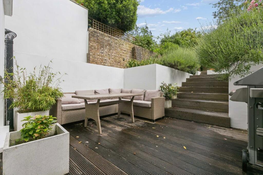 Apartment in London - View 6