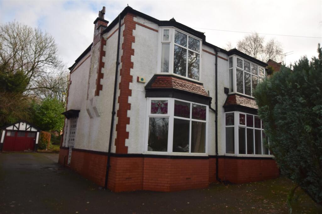 Manchester Road, Castleton, Rochdale photo 2
