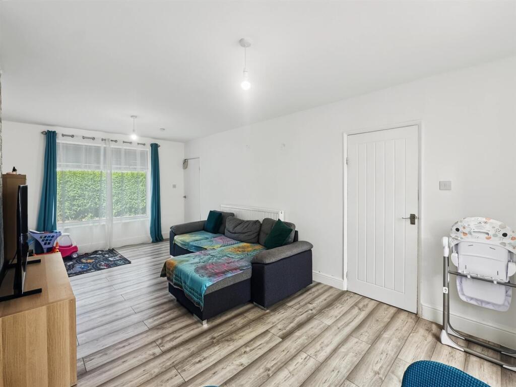 House in Nottingham - View 5