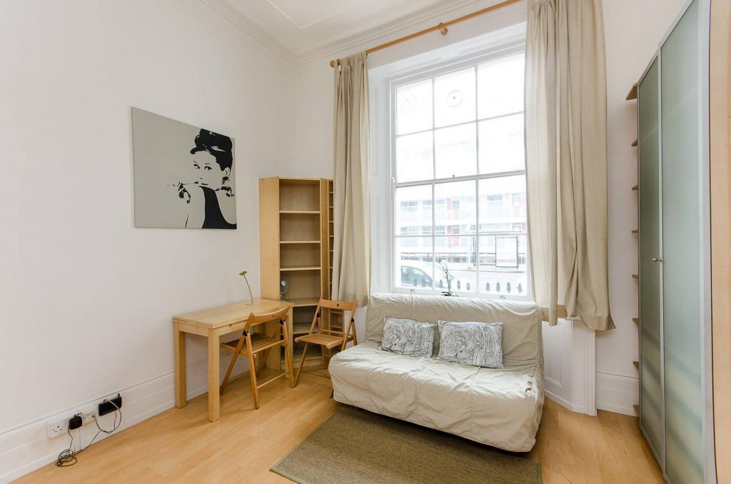 Studio flat for rent