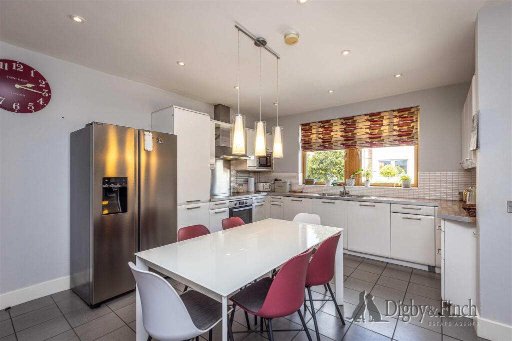 House in Rushcliffe, Radcliffe-on-Trent - View 4