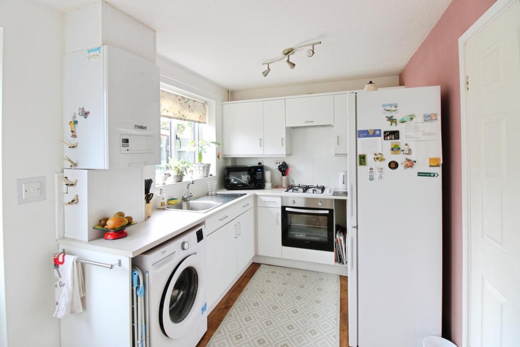 Clipsham Close, Balderton, Newark, NG24 - More