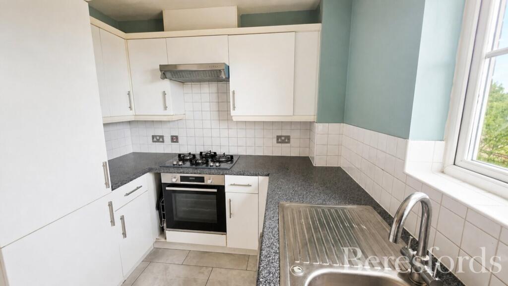 Apartment in Romford - View 3