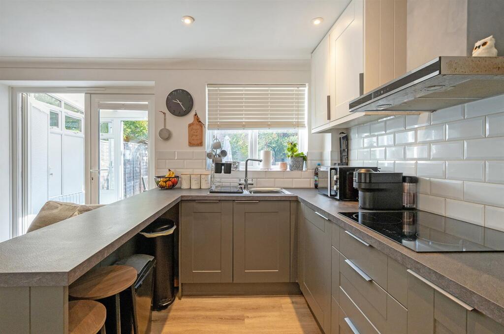 House in Andover, Anna Fields - View 5