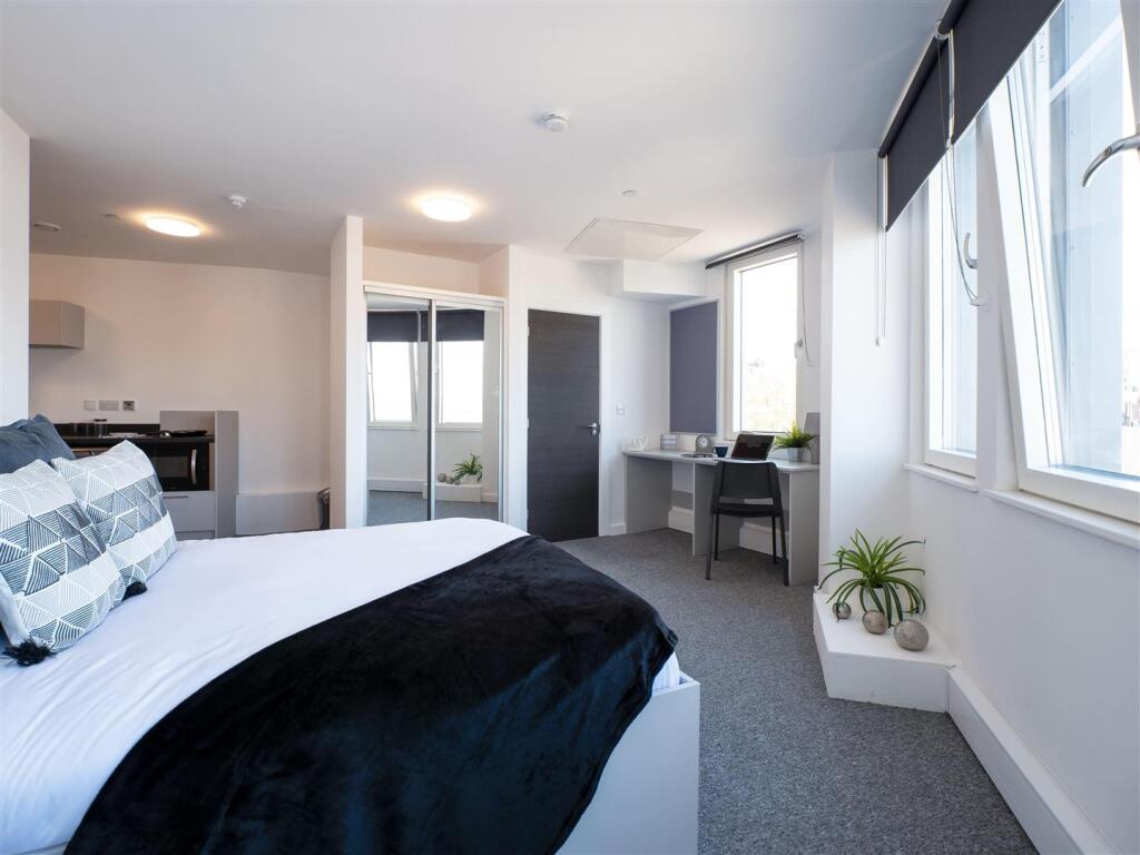 Studio flat for rent