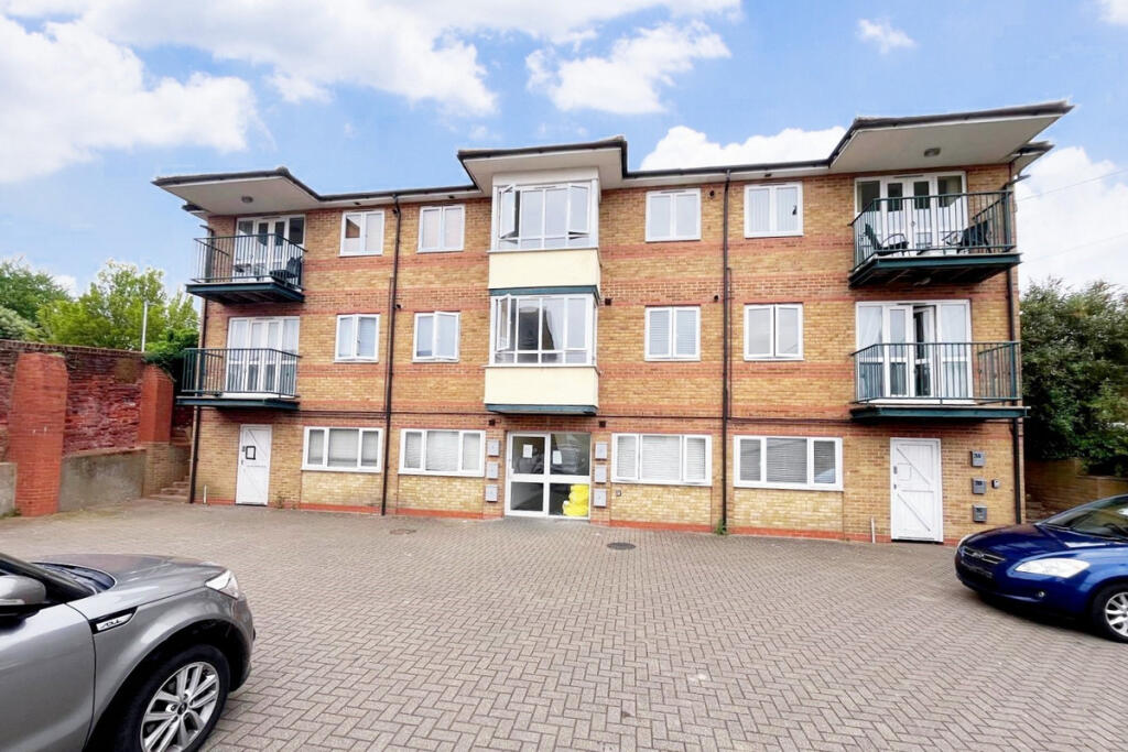 Main image of property: Figtree Hill, Hemel Hempstead, HP2