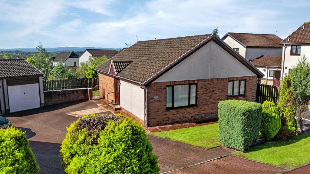 Main image of property: Eriskay Place, Old Kilpatrick