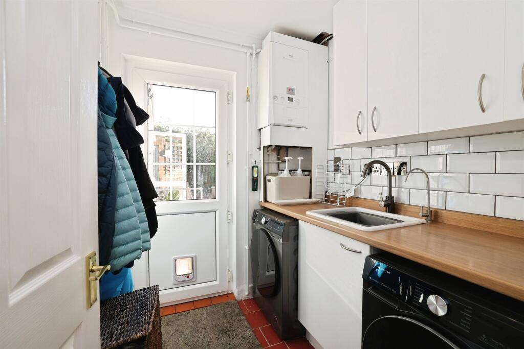 House in Salisbury, Tidworth - More
