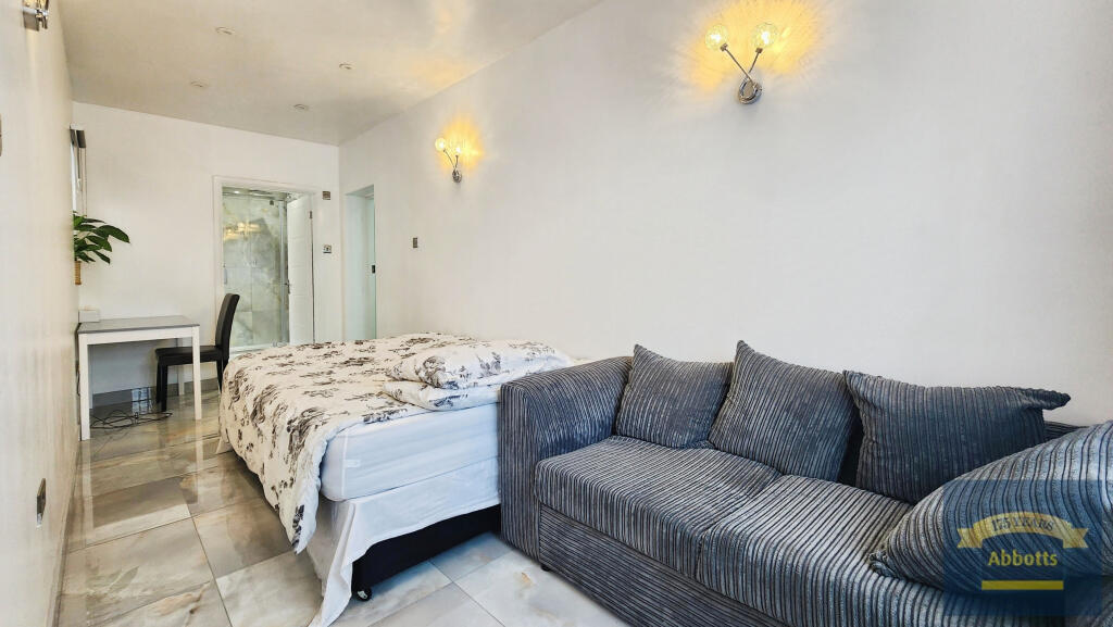 Main image of property: The Annexe, Shrub End Road