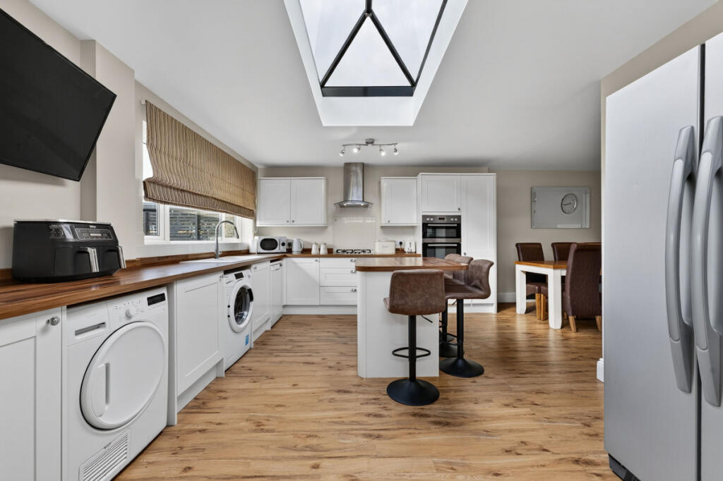 House in Barton Seagrave, North Northamptonshire - View 2