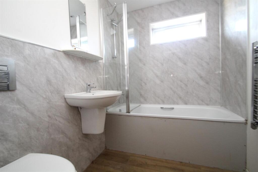 Apartment in Littlehampton, Wick - View 5