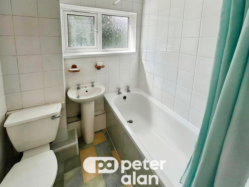 Apartment in Cardiff, Cyncoed - View 5