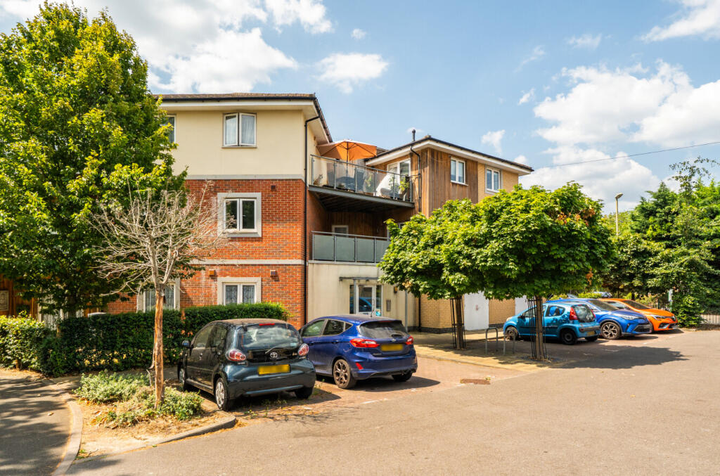 Main image of property: 36 Felton Close, Netley Abbey, Southampton