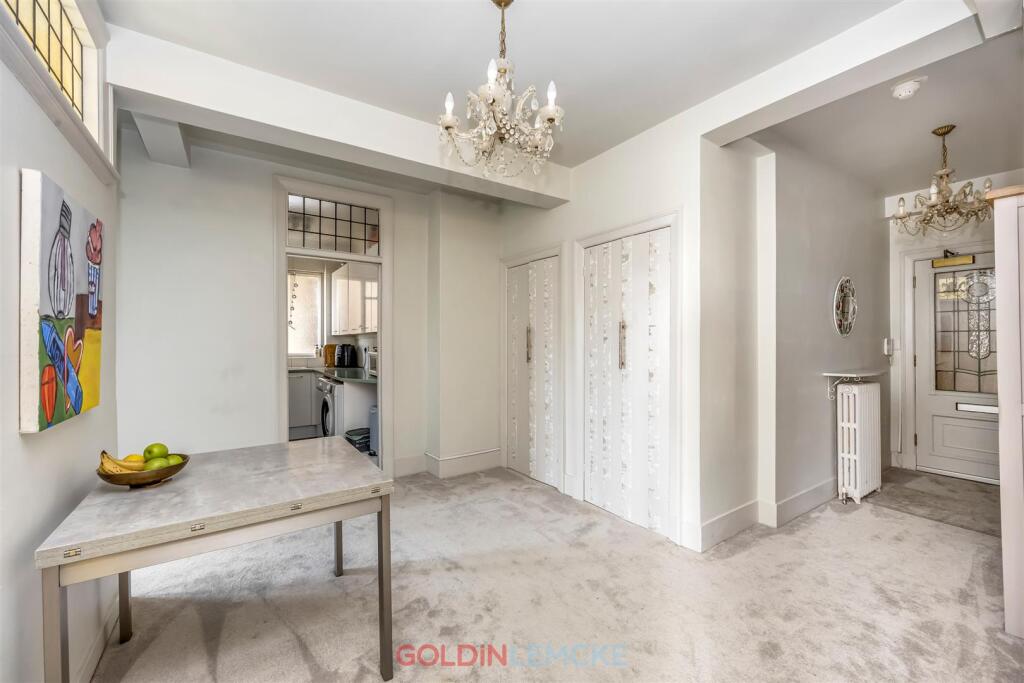 Apartment in Hove, Brighton and Hove - View 4