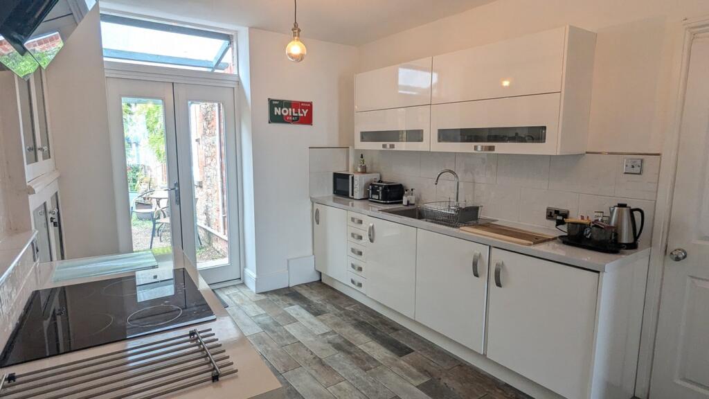 Apartment in Wells - More