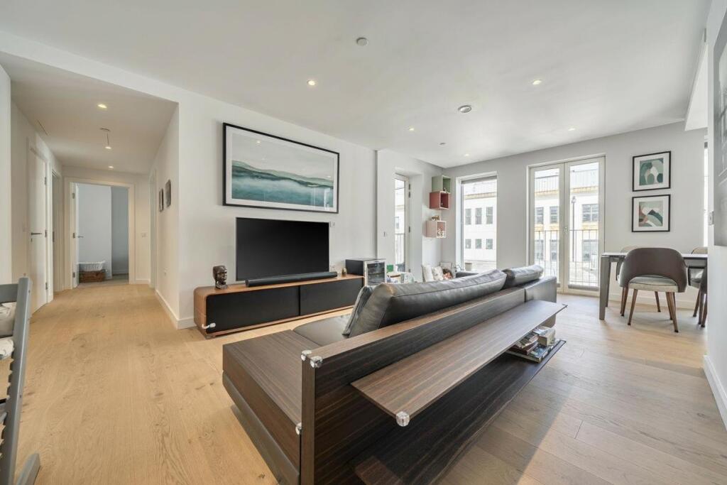 Main image of property: Phoenix Place, Farringdon, London, WC1X