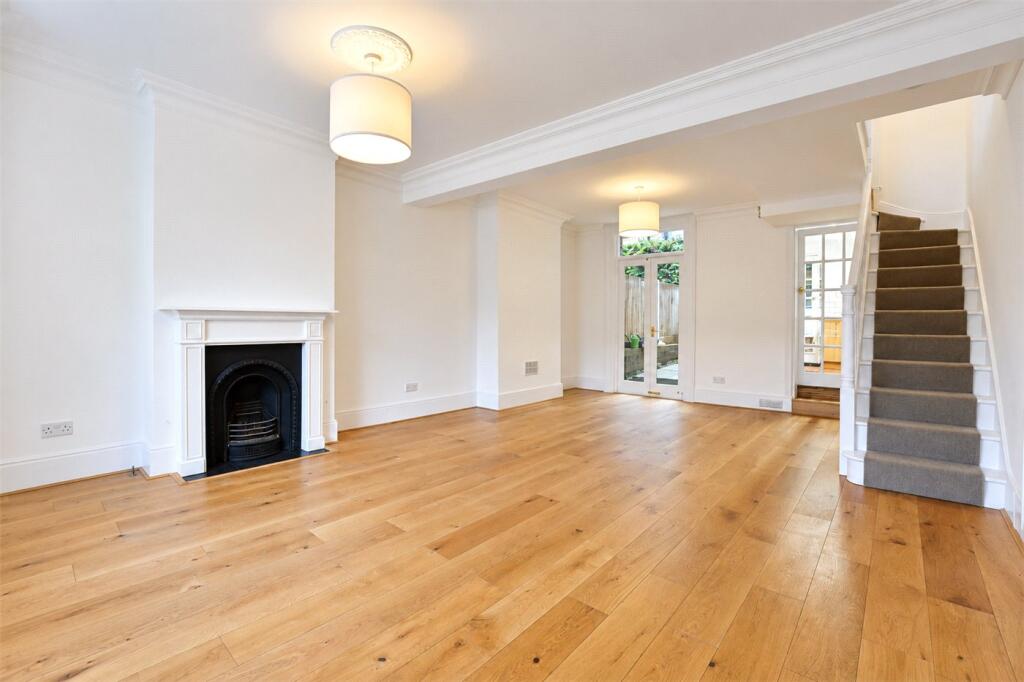 House in London - View 2