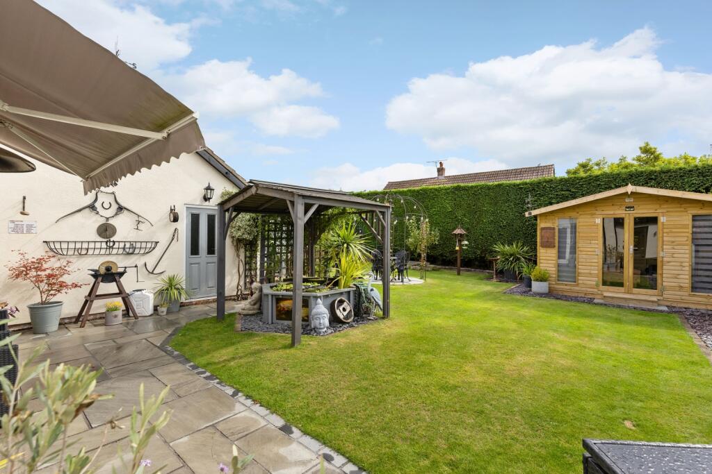 House in Doncaster, Carlton - View 4