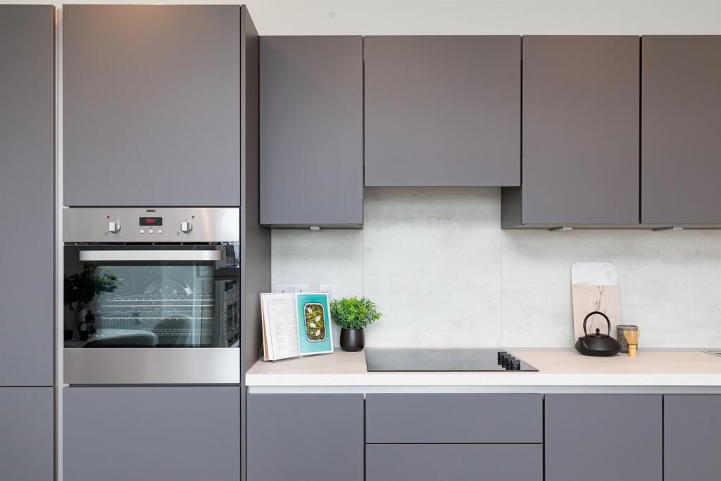 Apartment in London - View 2