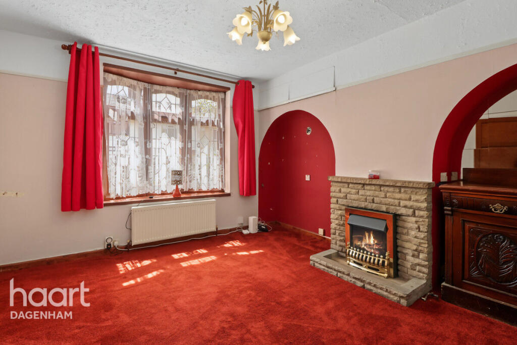 House in Romford - More