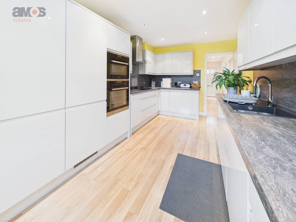 Briar Close, Hockley, Essex, photo 2