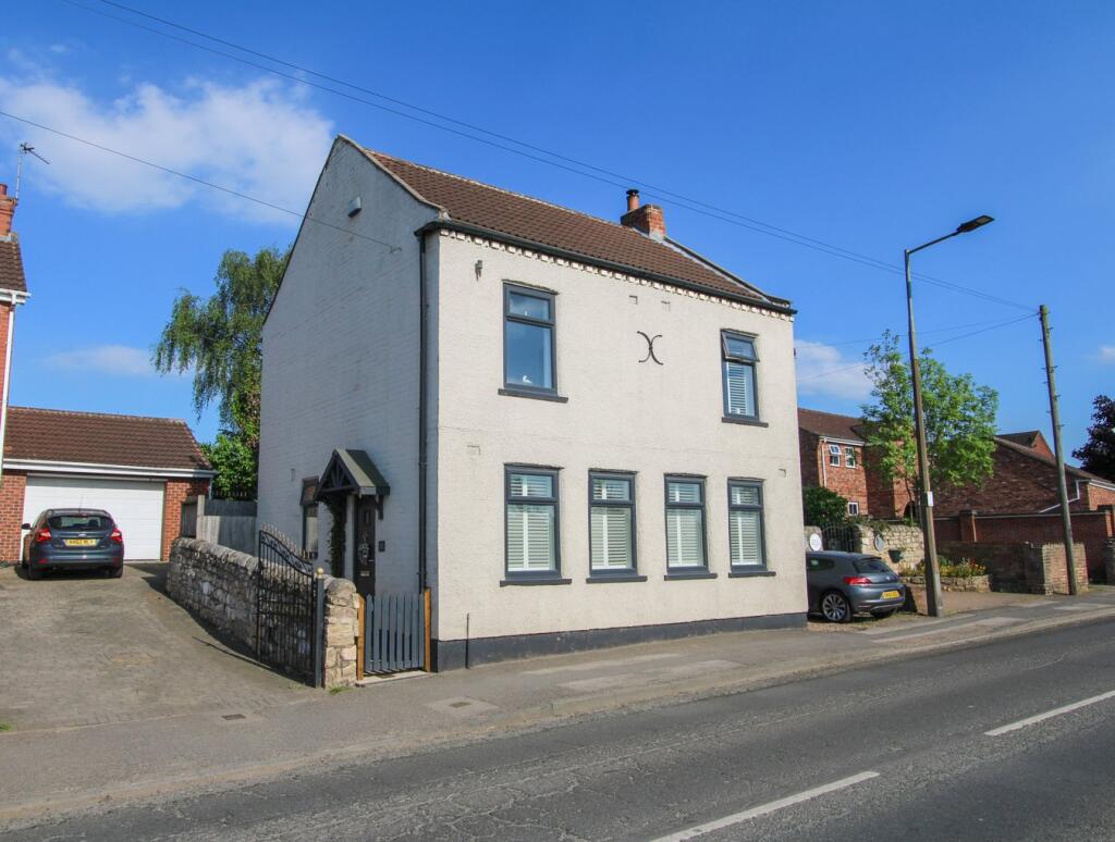 3-bed detached on Station Road, Barnby Dun, Doncaster, DN3, £230,000