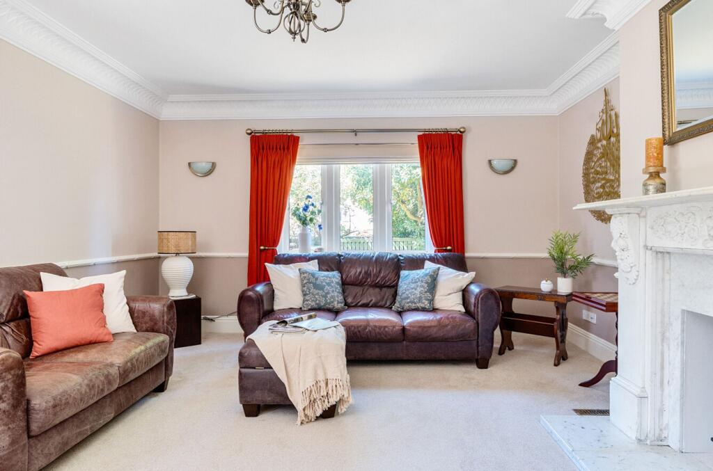 House in Salisbury, Amesbury - More