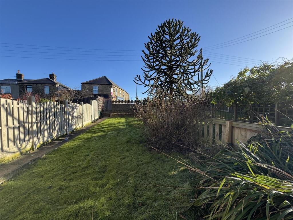 House in Barnsley, Higham - View 3