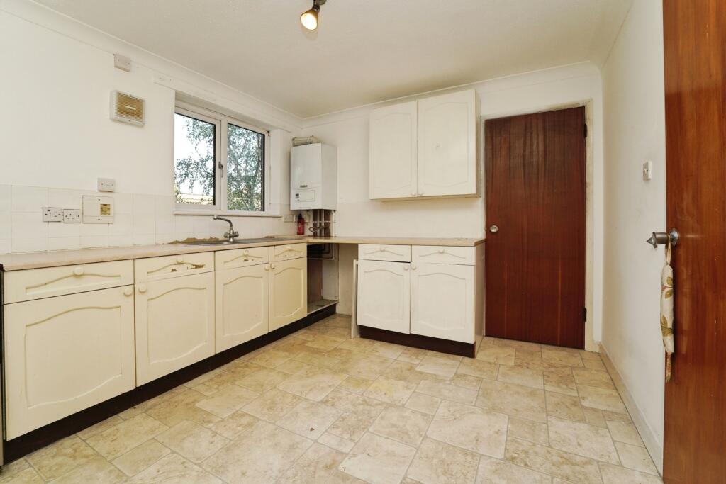St. Georges Road, Cheltenham, Gloucestershire, GL50 photo 3