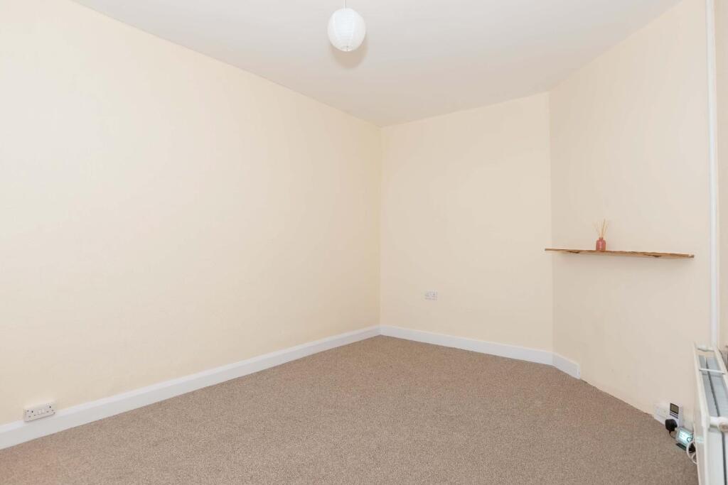 Howard Road, Sompting, Lancing - View 6