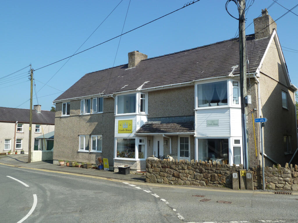 Main image of property: Penysarn, LL69