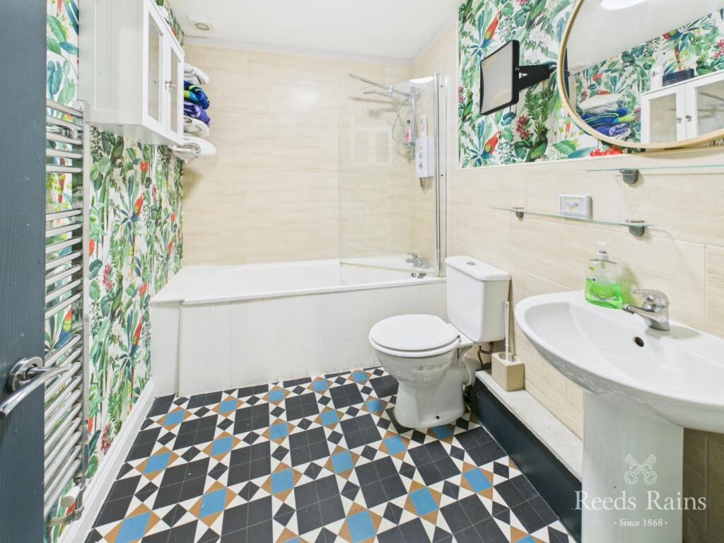 Grosvenor Crescent, Scarborough, North Yorkshire, YO11 photo 4