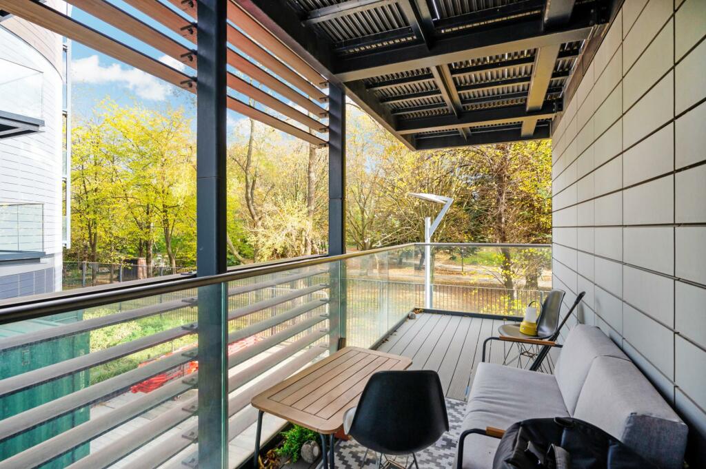 Apartment in London, St. George in the East, Wapping - View 2