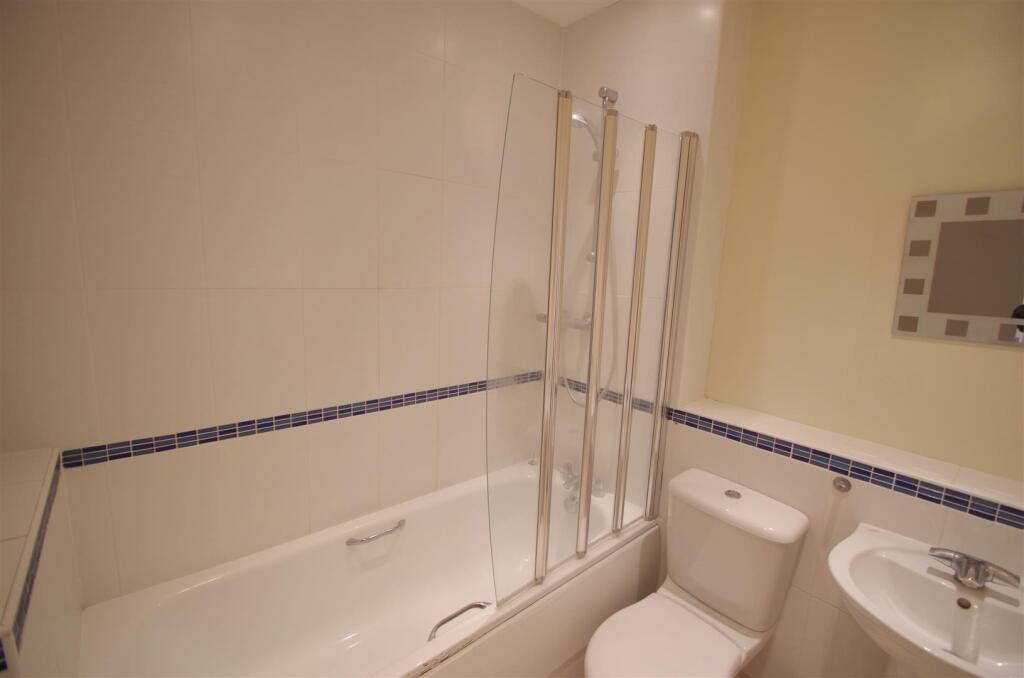 Apartment in East Hertfordshire, Ware - More
