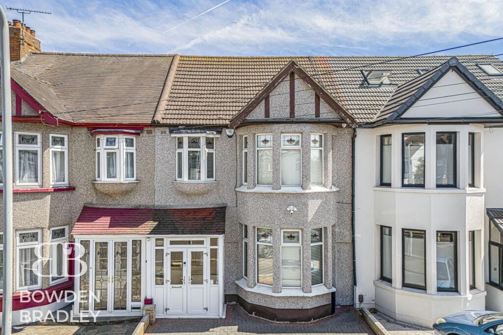 Main image of property: Beechwood Gardens, Clayhall, IG5