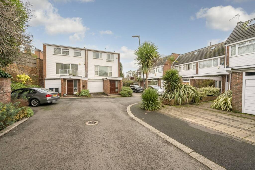 Main image of property: Lansdowne Close, Wimbledon Village, London, SW20