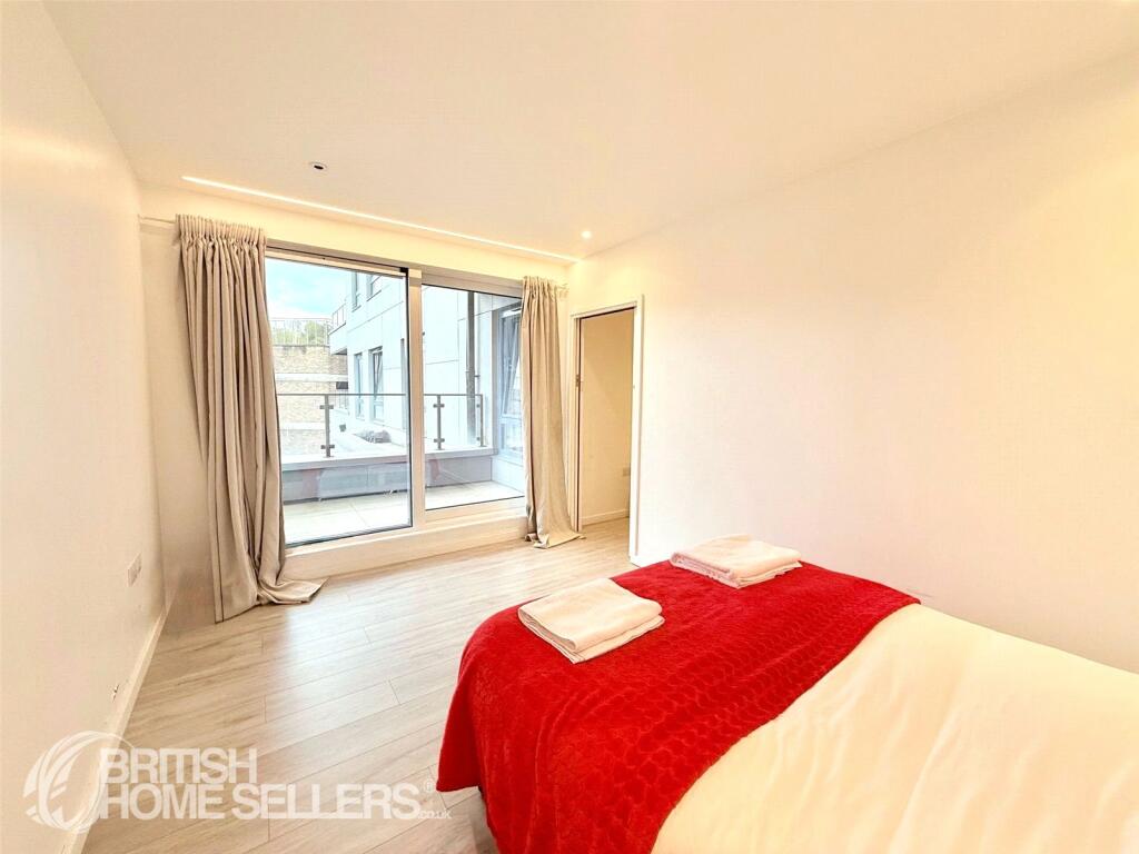 Apartment in Purley - View 5