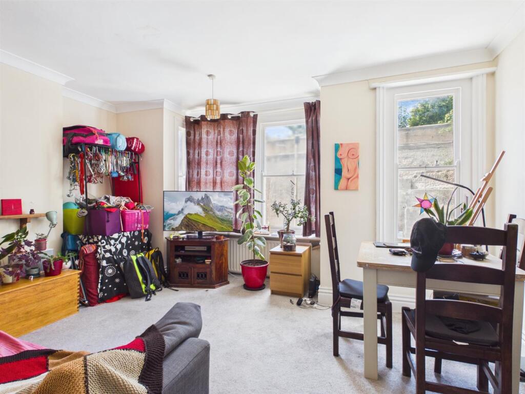 Apartment in Brighton, Round Hill - View 4