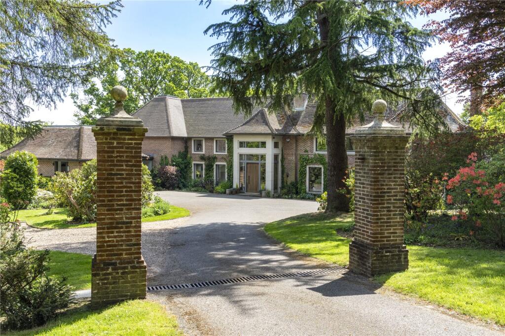 Parrock Lane, Colemans Hatch, Hartfield, East Sussex, TN7. 5 bedroom detached house for sale