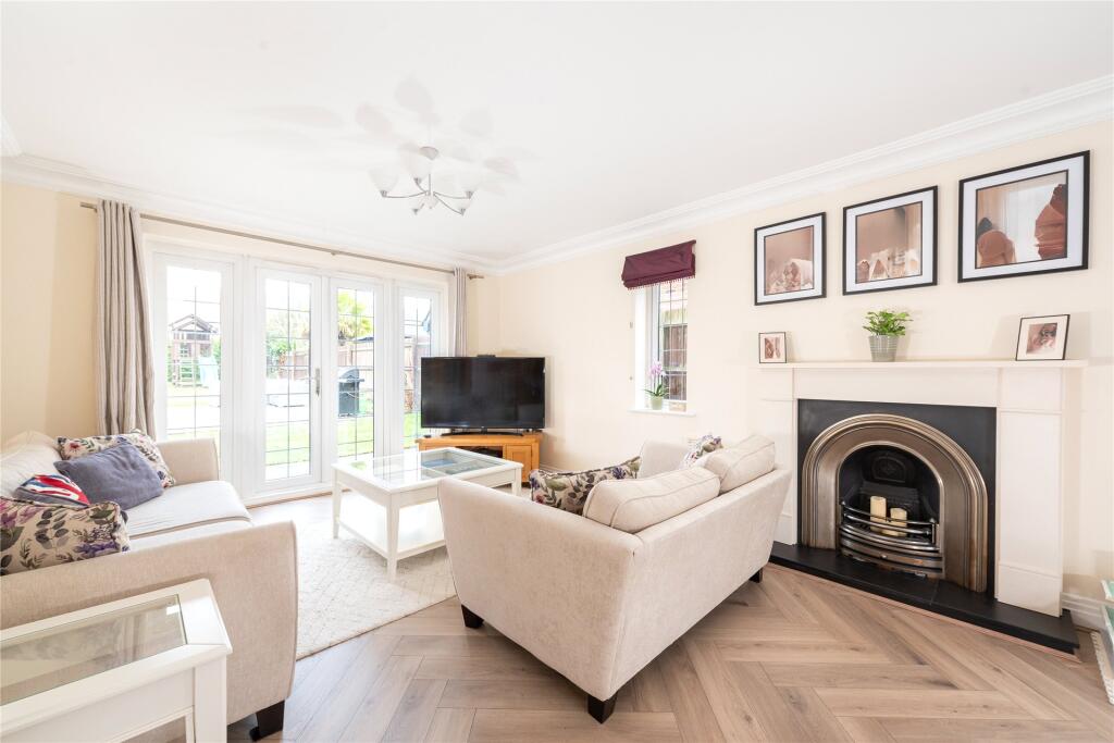 5-bed detached on Bromham Road, Biddenham, Bedfordshire, MK40, £960,000